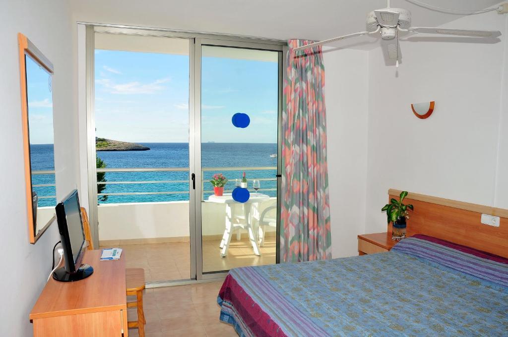 S'Arenal Apartments Portinatx Luaran gambar