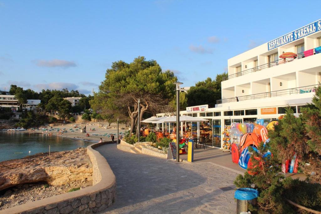 S'Arenal Apartments Portinatx Luaran gambar